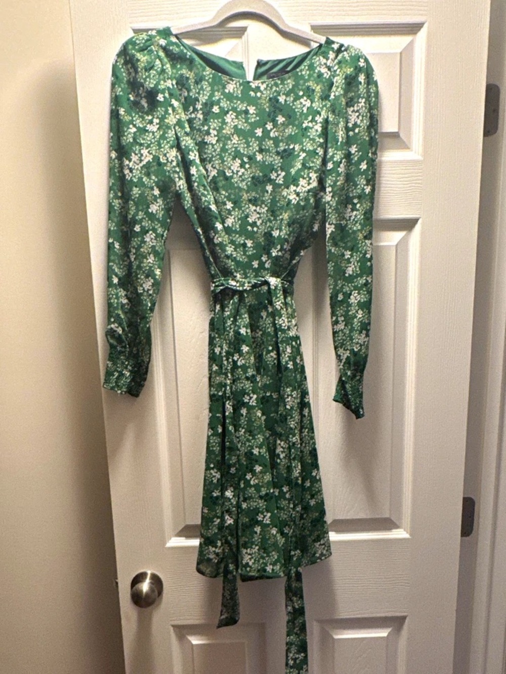 Ann Taylor Factory 2 Green White Floral Round Neck Smocked Belted Midi Dress